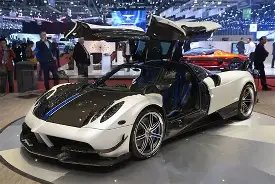 雪场英雄滑,雪教练展现,龙腾雪原,开云体育平台,开云体育官方网站,开云体育登录入口,开云体育app下载